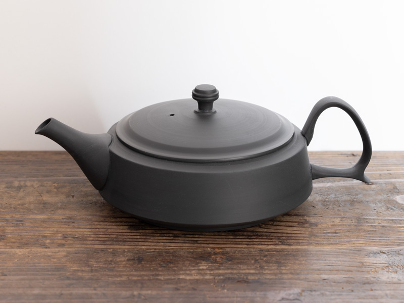 Tokoname-yaki teapot, Takasuke workshop 300 ml Tokoname-yaki teapot, Takasuke workshop 300 ml