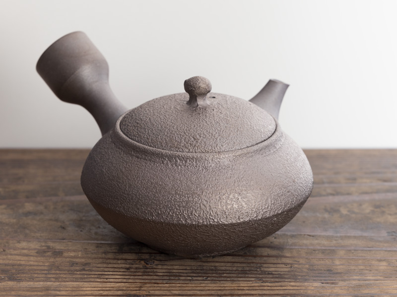 Tokoname-yaki kyusu teapot by Chiba Mitsuhiro 180 ml Tokoname-yaki kyusu teapot by Chiba Mitsuhiro 180 ml