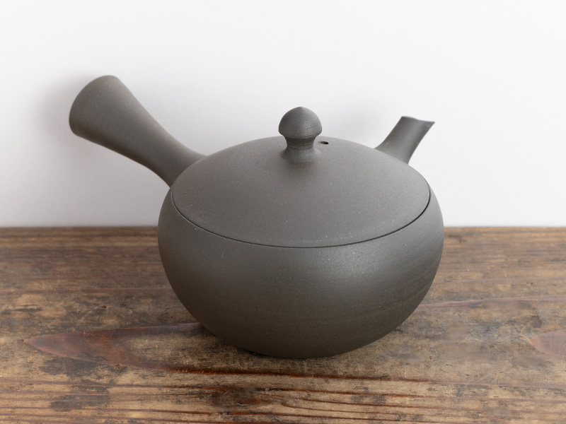 Kyusu teapot from Tokoname by Sawada Tomohiro 160ml Kyusu teapot from Tokoname by Sawada Tomohiro 160ml