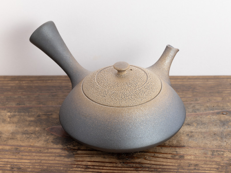 Kyûsu teapot from Tokoname by Fujita Tokuta 180 ml Kyûsu teapot from Tokoname by Fujita Tokuta 180 ml