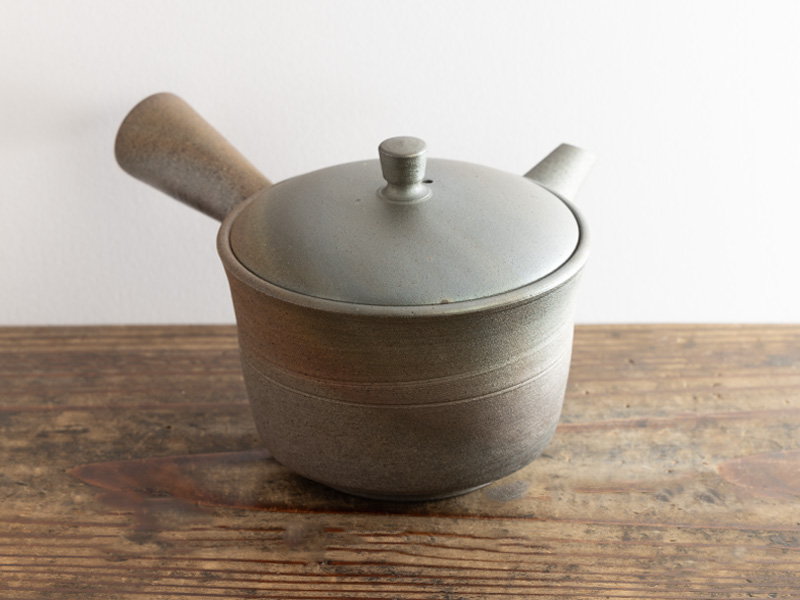 Tokoname-yaki Kyûsu teapot, by Itô Seiji, 200 ml Tokoname-yaki Kyûsu teapot, by Itô Seiji, 200 ml