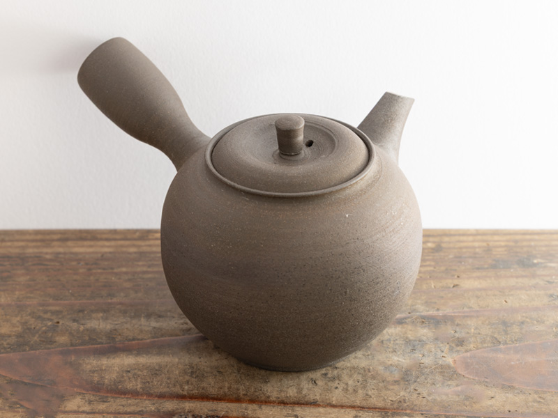 Tokoname-yaki Kyûsu teapot, by Itô Seiji, 260 ml Tokoname-yaki Kyûsu teapot, by Itô Seiji, 260 ml