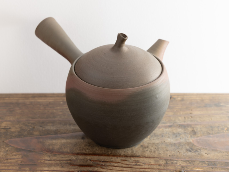 Tokoname-yaki Kyûsu teapot, by Itô Seiji, 230 ml Tokoname-yaki Kyûsu teapot, by Itô Seiji, 230 ml