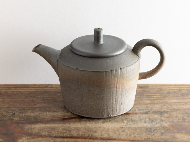 Tokoname-yaki teapot, by Itô Seiji, 160 ml Tokoname-yaki teapot, by Itô Seiji, 160 ml