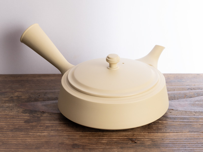Tokoname-yaki teapot, Takasuke workshop 300 ml Tokoname-yaki teapot, Takasuke workshop 300 ml