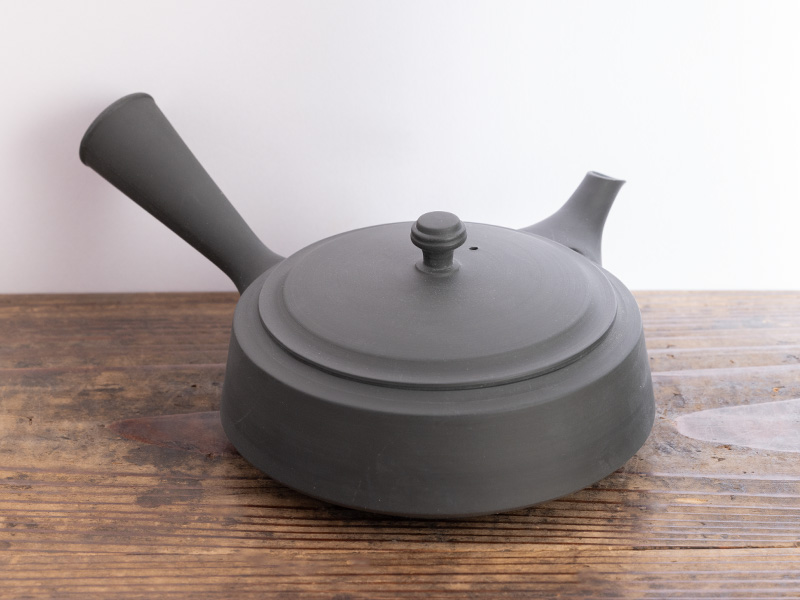 Tokoname-yaki teapot, Takasuke workshop 300 ml Tokoname-yaki teapot, Takasuke workshop 300 ml