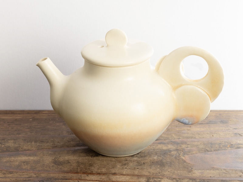 Tokoname-yaki teapot by Miyoshi Shiori 160 ml Tokoname-yaki teapot by Miyoshi Shiori 160 ml