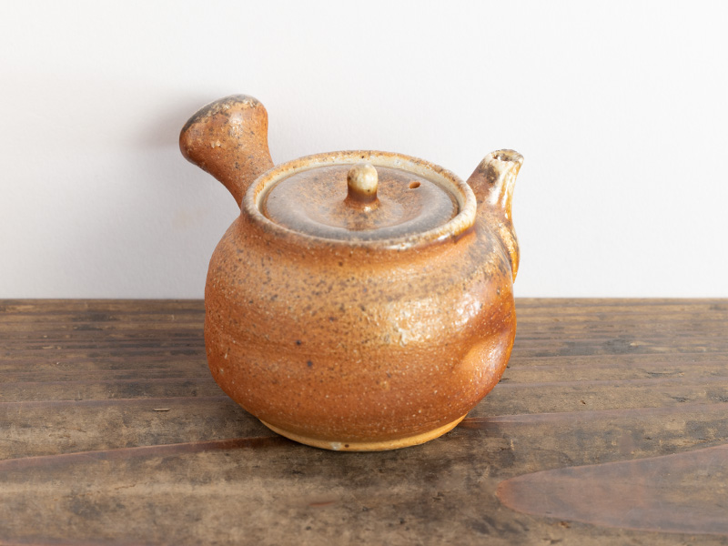 Shigaraki-yaki kyûsu teapot "yôhen" by Ônishi Satoki, 100 ml Shigaraki-yaki kyûsu teapot "yôhen" by Ônishi Satoki, 100 ml