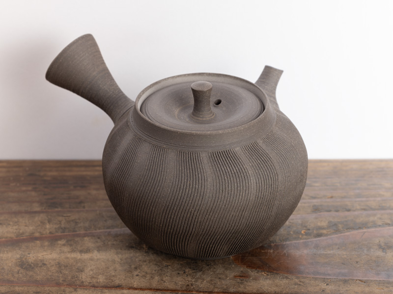 Tokoname-yaki kyûsu teapot by Mizuno Hiroyuki 220 ml Tokoname-yaki kyûsu teapot by Mizuno Hiroyuki 220 ml