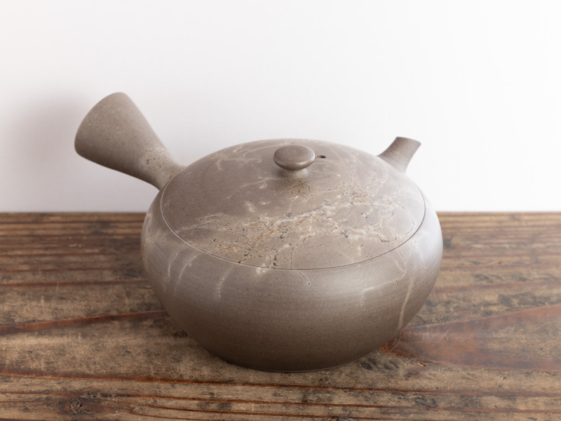 Tokoname-yaki kyûsu teapot by Mizuno Hiroyuki 190 ml Tokoname-yaki kyûsu teapot by Mizuno Hiroyuki 190 ml