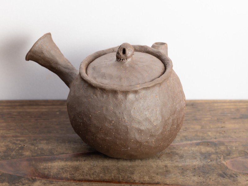Banko-yaki “Tebineri” kyûsu teapot by Hara Taisuke 160 ml Banko-yaki “Tebineri” kyûsu teapot by Hara Taisuke 160 ml