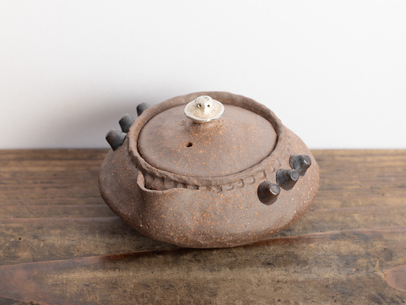 Banko-yaki “Tebineri” hôhin teapot by Hara Taisuke 80 ml Banko-yaki “Tebineri” hôhin teapot by Hara Taisuke 80 ml
