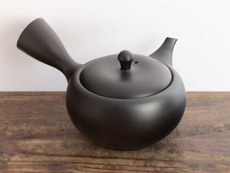 Black Tokoname-yaki "kyûsu" teapot, 240 ml Black Tokoname-yaki "kyûsu" teapot, 240 ml