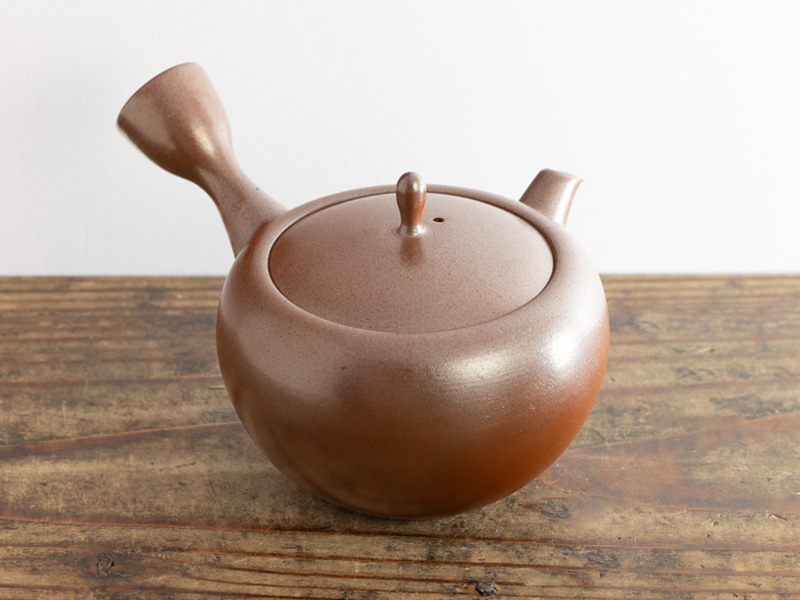 Banko-yaki kyusu teapot by Ôtsuki Shun 200 ml Banko-yaki kyusu teapot by Ôtsuki Shun 200 ml